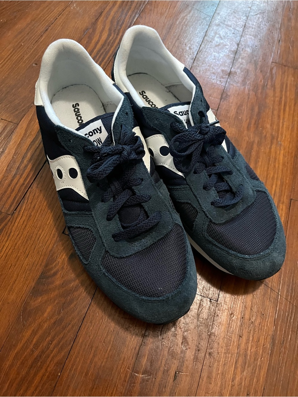Saucony Men's Shadow Navy and White Classic Sneaker
